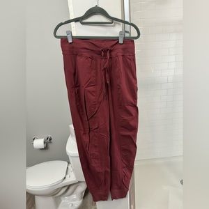 lululemon Women's Size 6 Dance Studio Jogger